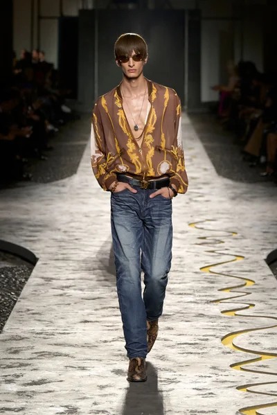 Look 31